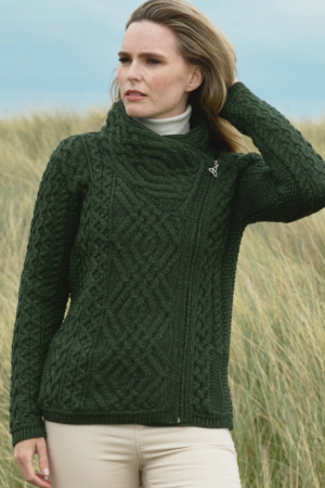 Cable sweater m. lynlås i side. Army Grøn