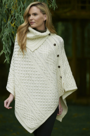 Poncho med krave. Natur